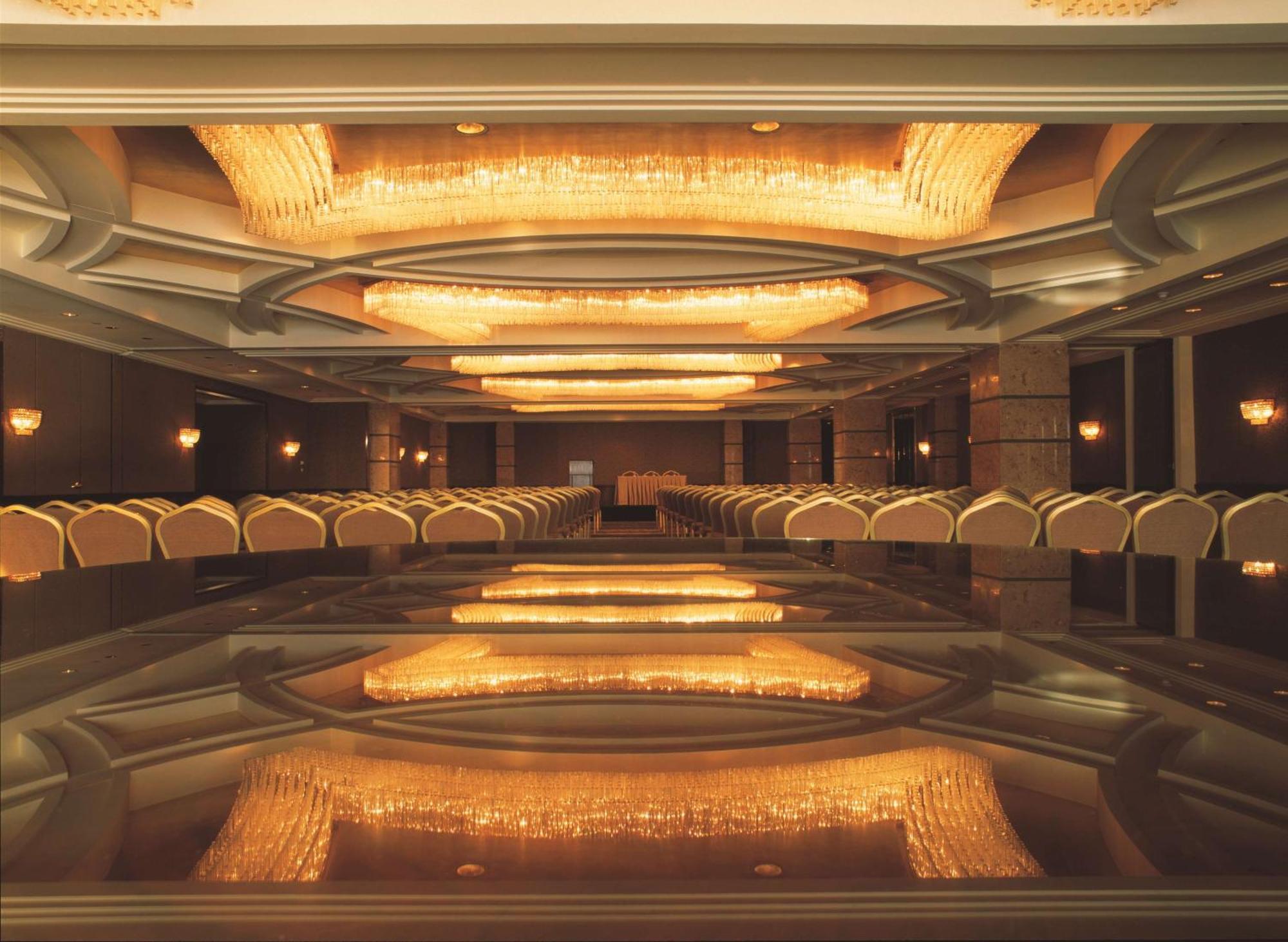 Hotel Hilton Cairo Grand Nile Exteriér fotografie The interior of the ballroom