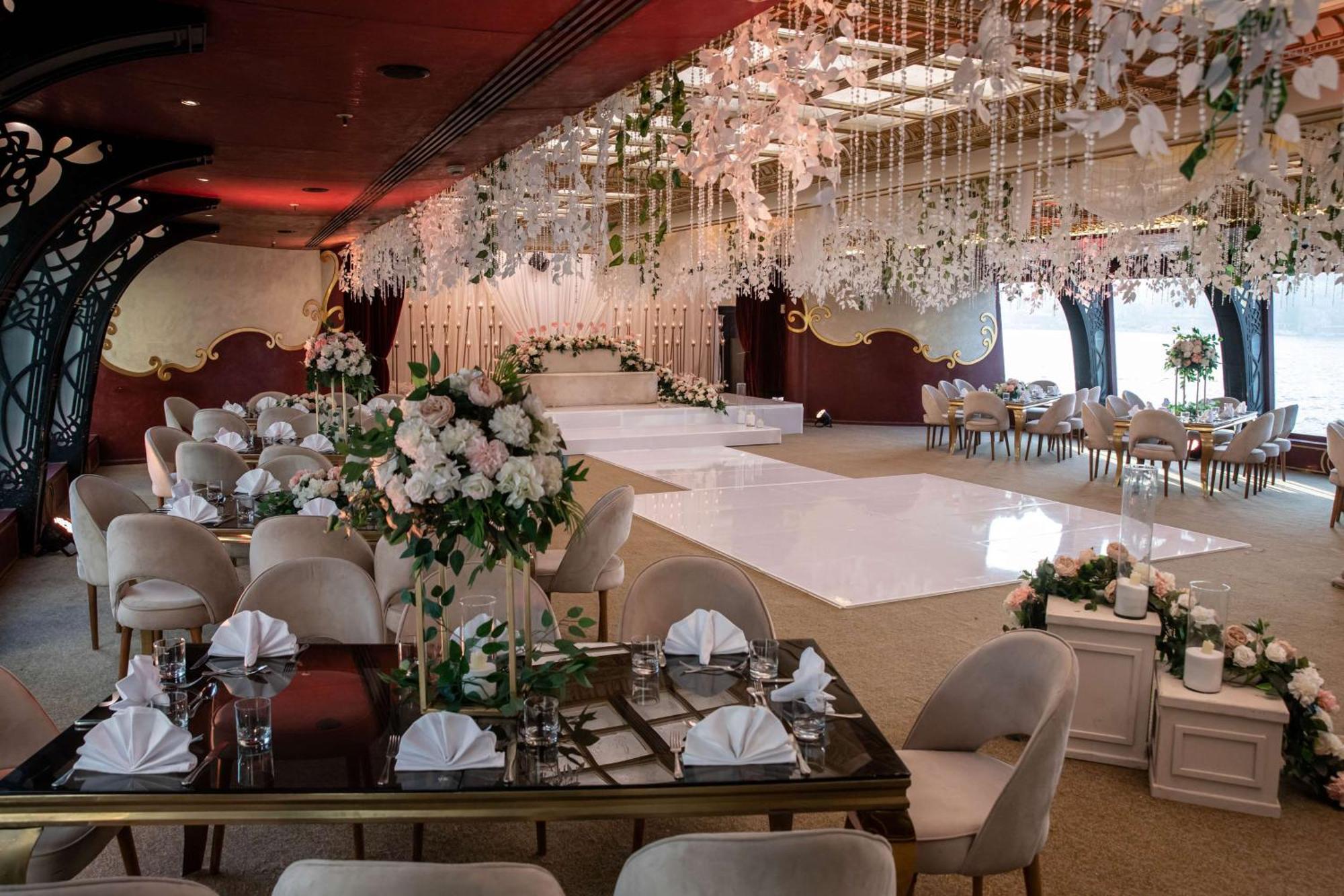Hotel Hilton Cairo Grand Nile Exteriér fotografie The ballroom at the Ritz-Carlton, DIFC