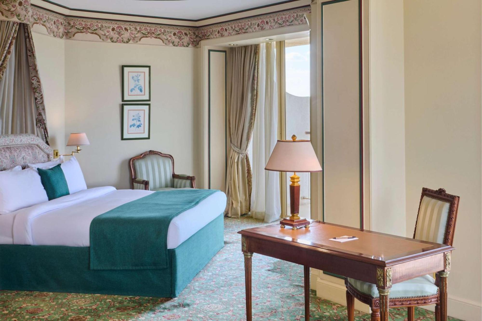 Hotel Hilton Cairo Grand Nile Exteriér fotografie A bedroom at the hotel
